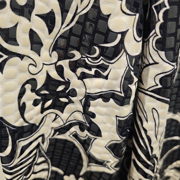 Alfred Dunner 18W Black White Textured Floral Clear Sequin Button Front Jacket - Picture 2 of 11